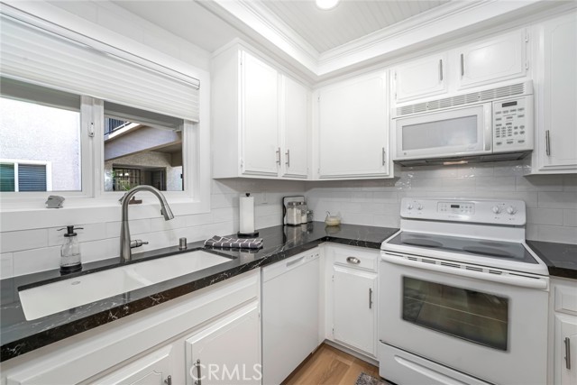 Detail Gallery Image 12 of 34 For 5370 Punta Alta 2a,  Laguna Woods,  CA 92637 - 3 Beds | 2 Baths
