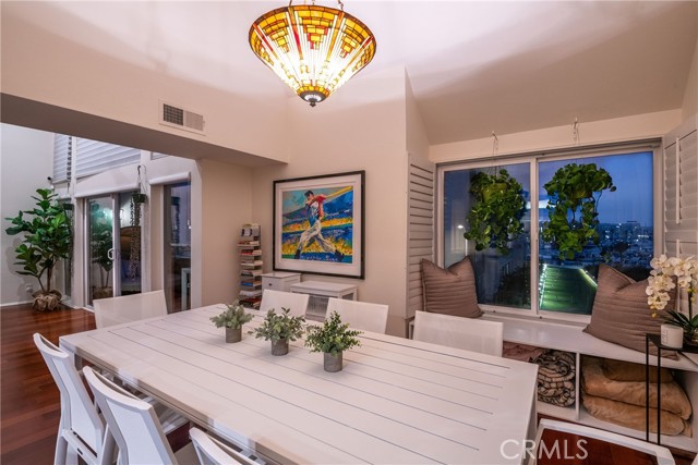 4350 Via Dolce, Marina del Rey CA: https://media.crmls.org/medias/6eadd10f-b02f-455c-ad41-cb23801dbad6.jpg