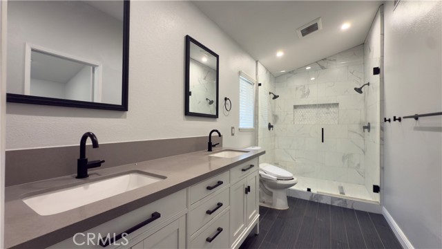 Detail Gallery Image 6 of 10 For 28786 Shadow Valley Ln, Saugus,  CA 91390 - 3 Beds | 3 Baths