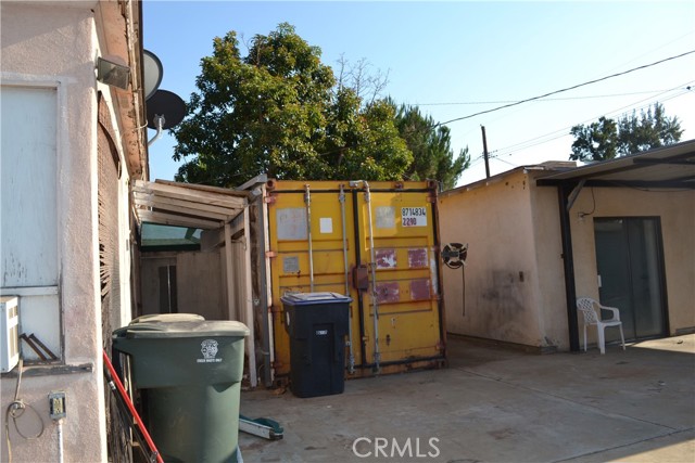 2121 N Pass Avenue, Burbank CA: https://media.crmls.org/medias/6eae7052-1853-40f2-a498-d234211d6cb5.jpg