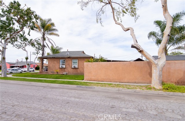 300 Nestor Avenue, Compton, California 90220, 3 Bedrooms Bedrooms, ,3 BathroomsBathrooms,Single Family Residence,For Sale,Nestor,DW24059081