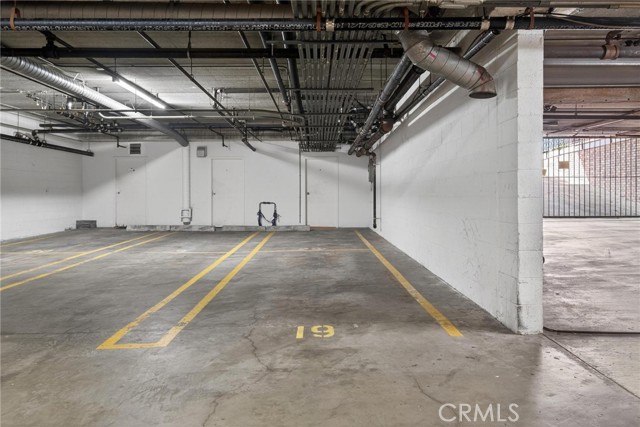 Detail Gallery Image 41 of 46 For 1830 Kelton Ave #5,  Los Angeles,  CA 90025 - 3 Beds | 2/1 Baths