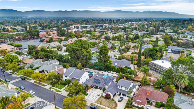 Image 16 of 18 For 4912 Alonzo Avenue