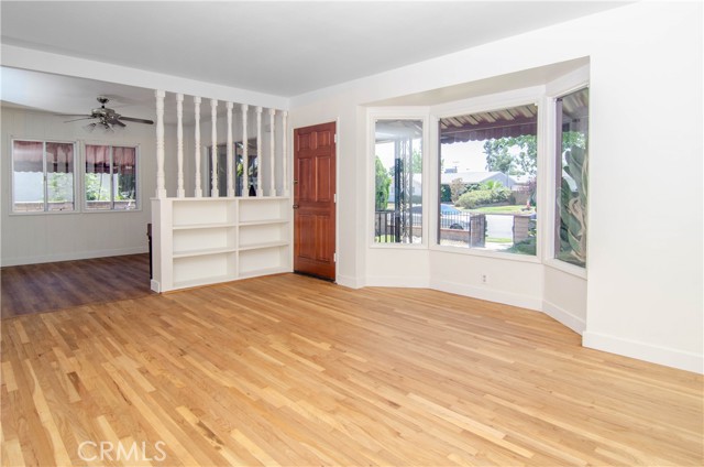 10520 Haskell Avenue, Granada Hills CA: https://media.crmls.org/medias/6eaef4aa-bf4e-47cd-9761-51c7648c3f53.jpg