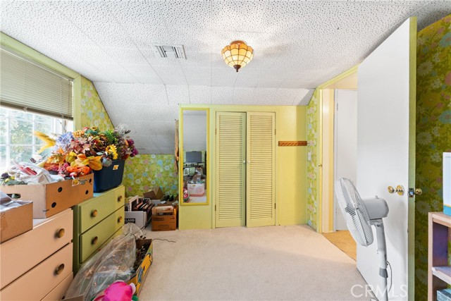 527 W Palm Avenue, Redlands CA: https://media.crmls.org/medias/6eaf5837-9ca5-4185-a702-f36e8af2a0a0.jpg