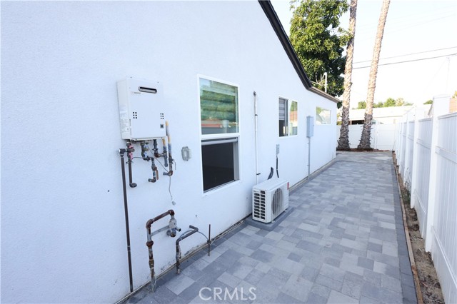 7538 Gaviota Avenue, Van Nuys CA: https://media.crmls.org/medias/6eafca99-8da1-46b6-8b5b-6b484edc3a09.jpg