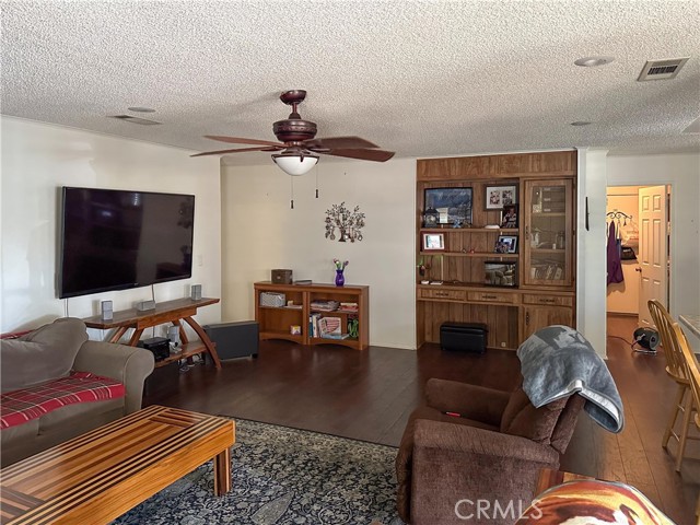 Detail Gallery Image 4 of 26 For 10961 Desert Lawn Dr #114,  Calimesa,  CA 92320 - 2 Beds | 2 Baths