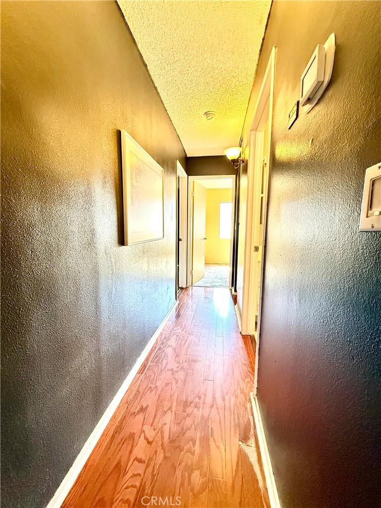 https://media.crmls.org/medias/6eb0f443-383d-451c-911c-892a65eeb3db.jpg?preset=X-Large