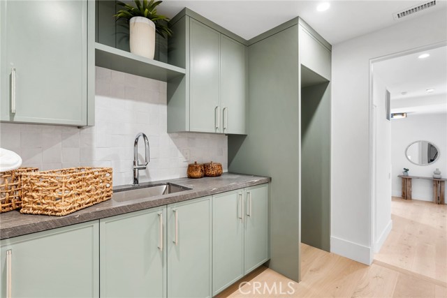 Detail Gallery Image 4 of 39 For 516 Acacia Ave #1/2,  Corona Del Mar,  CA 92625 - 3 Beds | 3/1 Baths