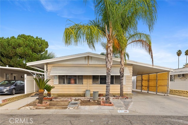 471 Santa Clara Circle, Hemet CA: https://media.crmls.org/medias/6eb1fc1a-9486-46d7-b8a1-153dfdc49061.jpg