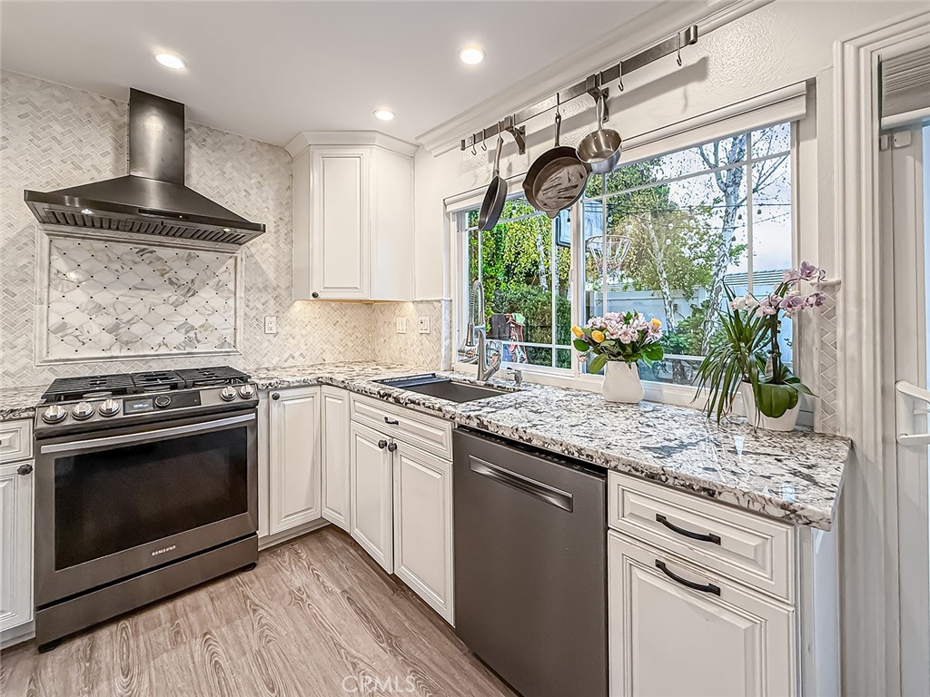 MLS #SR25268106 image #10