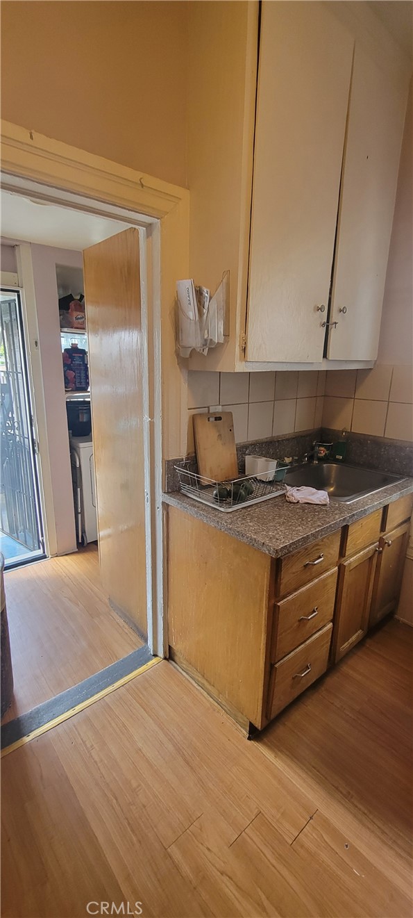 2006 W 12th Street, Los Angeles CA: https://media.crmls.org/medias/6eb2a247-86d8-4c50-a907-65c0d3e23f6e.jpg