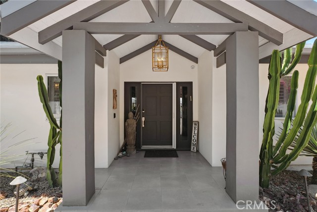 24311 Sylvan Glen Road, Calabasas CA: https://media.crmls.org/medias/6eb35817-cfda-4989-914a-c7d09582300f.jpg