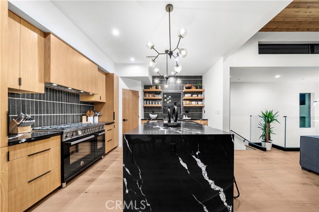171 Savona Walk, Long Beach CA: https://media.crmls.org/medias/6eb35c50-19f0-493a-8061-1101f8e5728a.jpg