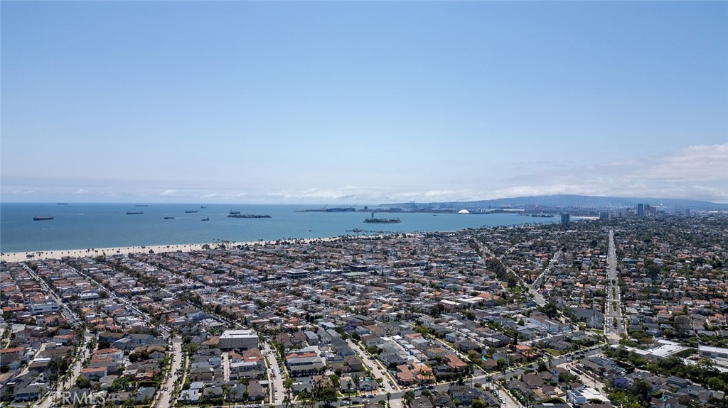 https://media.crmls.org/medias/6eb3e372-ab53-47d8-af1a-bf9a31a030f1.jpg?preset=X-Large