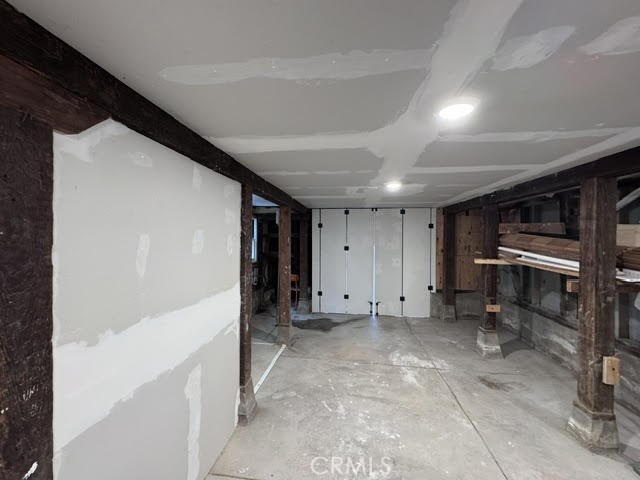 https://media.crmls.org/medias/6eb402da-6a19-4b46-b019-5054b37bc8cf.jpg?preset=X-Large