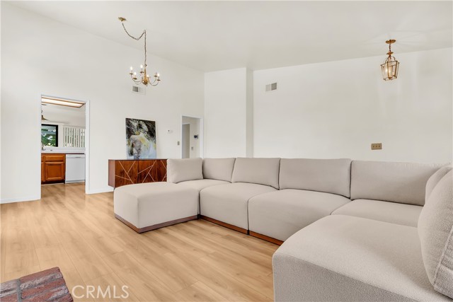 41402 Willow Run Road, Temecula CA: https://media.crmls.org/medias/6eb4b925-98b6-4fc7-bed7-f9f1ae7eb5bb.jpg