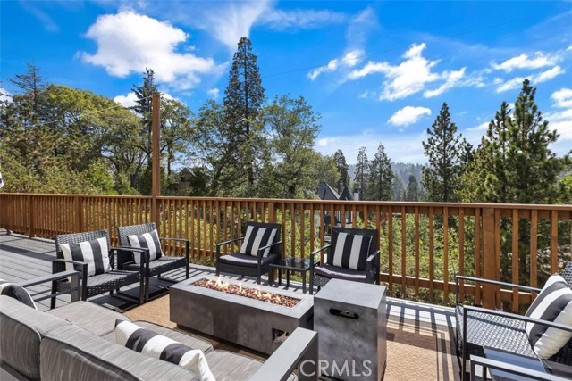 Detail Gallery Image 17 of 44 For 27472 Oakwood Dr, Lake Arrowhead,  CA 92352 - 5 Beds | 4 Baths