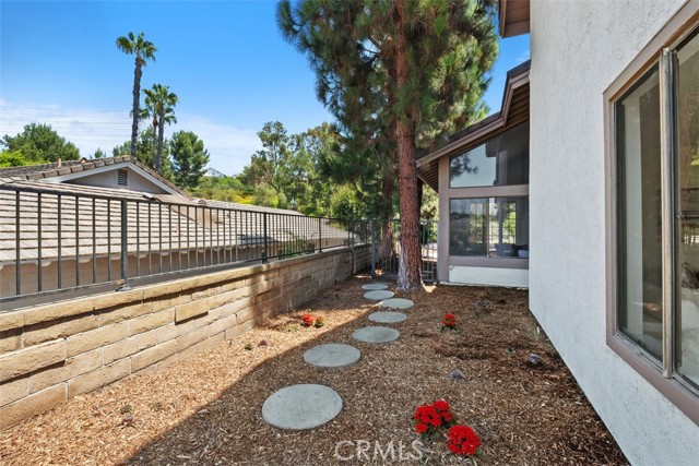 22571 Labrusca, Mission Viejo CA: https://media.crmls.org/medias/6eb4fb57-35e0-4508-82e8-f0b66ec5c4c0.jpg