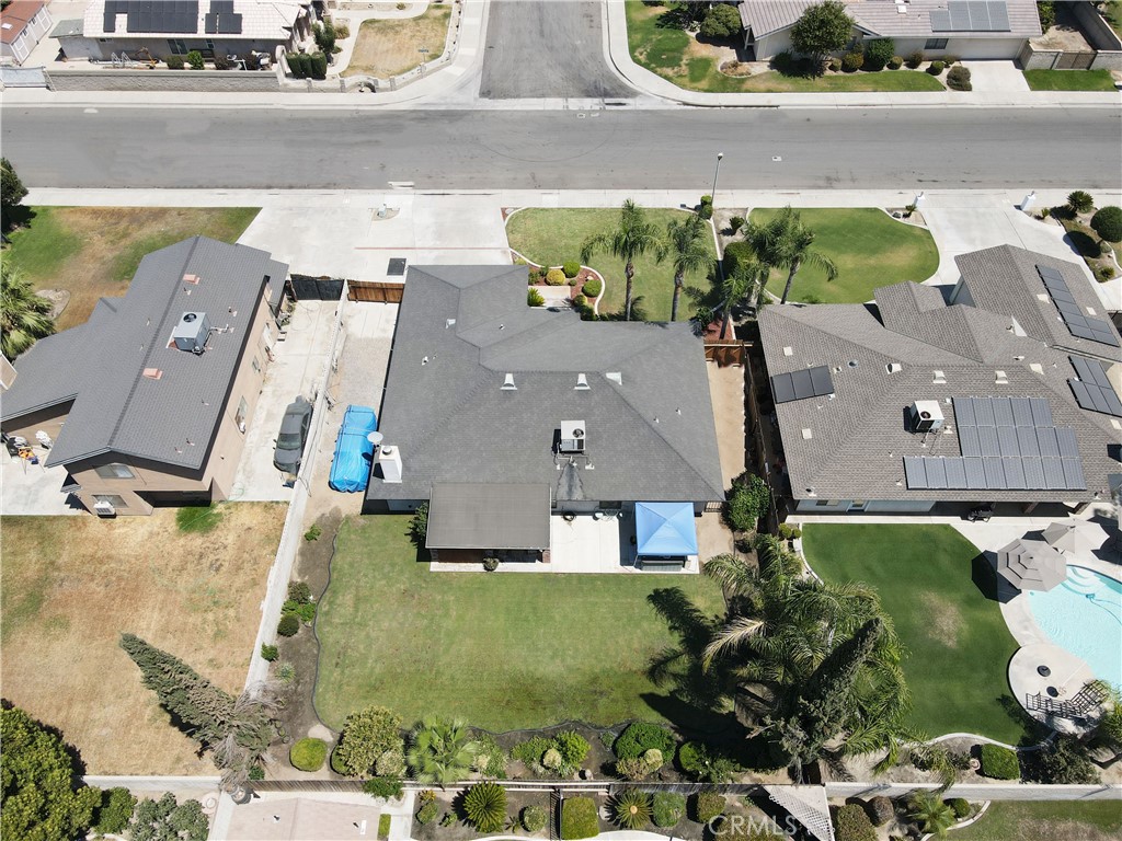 https://media.crmls.org/medias/6eb51aef-d655-4405-be97-a008839354af.jpg?preset=X-Large