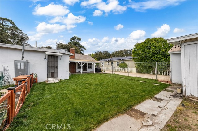 1326 Clock Avenue, Redlands CA: https://media.crmls.org/medias/6eb59c1b-428c-46ca-b789-ae998ec5c376.jpg