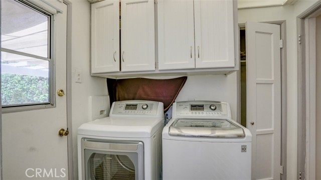 525 N Mariposa Street, Burbank CA: https://media.crmls.org/medias/6eb5b34e-ad0c-4004-8f6e-81340652e1e5.jpg