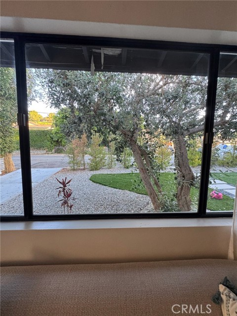 23715 Valley View Road, Calabasas CA: https://media.crmls.org/medias/6eb5e80e-c82c-457a-b82b-172f73b8c080.jpg