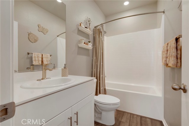 1121 Whirlwind Drive, Rancho Mission Viejo CA: https://media.crmls.org/medias/6eb5ea37-f74a-47a9-8121-931ee985f7e5.jpg