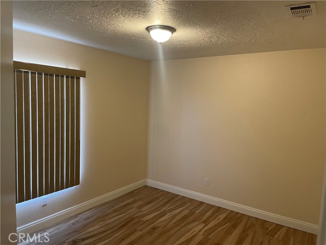 Detail Gallery Image 7 of 7 For 16491 Silica Dr, Victorville,  CA 92395 - 3 Beds | 2 Baths