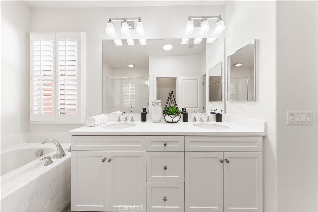 6eb6acee C5d5 4abb 9a71 2ec5eab686b5