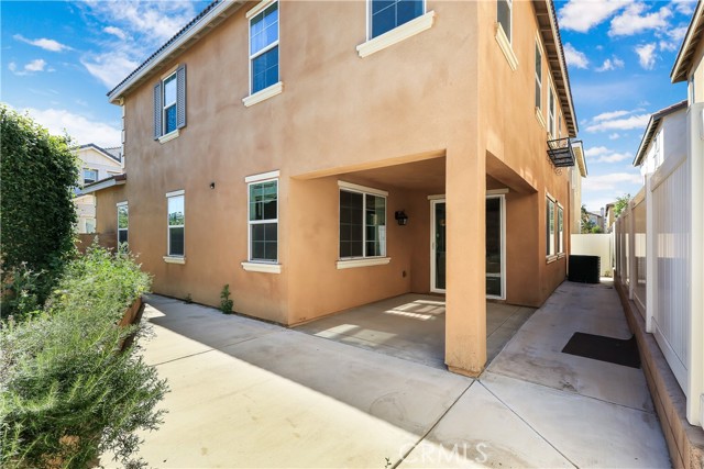 309 W Via Rua Flores, Ontario CA: https://media.crmls.org/medias/6eb70751-ddc7-4d87-83b7-7329769f1c2f.jpg