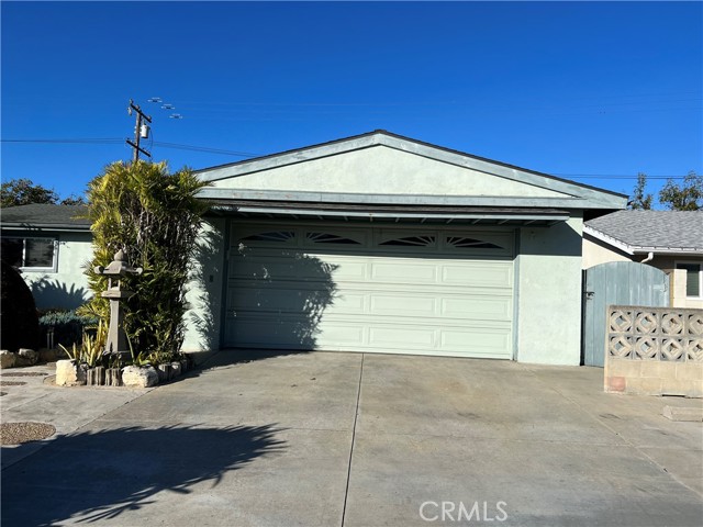 17201 Granada Ln, Huntington Beach, CA 92647