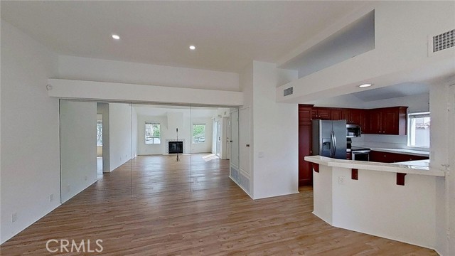 Detail Gallery Image 6 of 27 For 137 Corsica Dr, Newport Beach,  CA 92660 - 2 Beds | 1 Baths