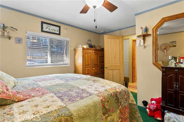 22864 Alder Lane, Crestline CA: https://media.crmls.org/medias/6eb7b7ad-2de6-4472-aa37-5bd20408ee31.jpg