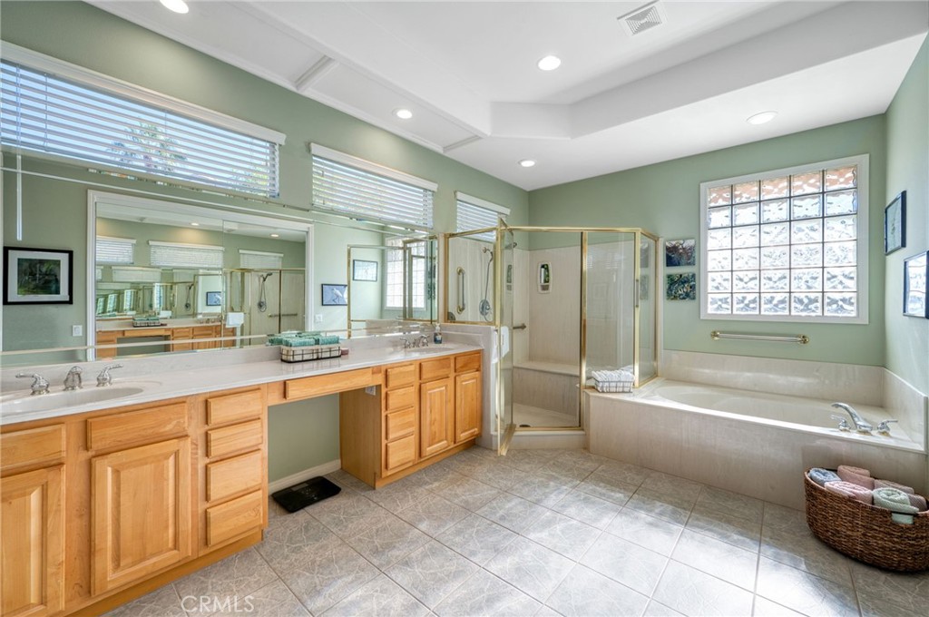 MLS #OC25246344 image #33
