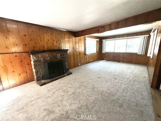 Detail Gallery Image 4 of 20 For 215 Western, Cedar Glen,  CA 92321 - 3 Beds | 1/1 Baths