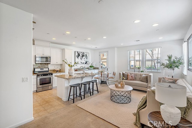 Detail Gallery Image 5 of 36 For 3071 E via Rosso, Ontario,  CA 91764 - 3 Beds | 2/1 Baths