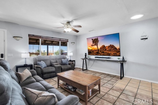 Detail Gallery Image 4 of 49 For 72065 Cactus Dr, Twentynine Palms,  CA 92277 - 3 Beds | 2 Baths