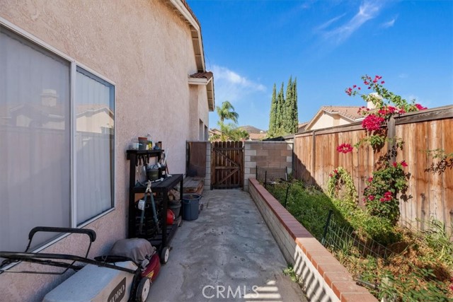 429 Colfax Circle, Corona CA: https://media.crmls.org/medias/6eb9421c-eb1d-4640-a44c-1ffa56780a88.jpg