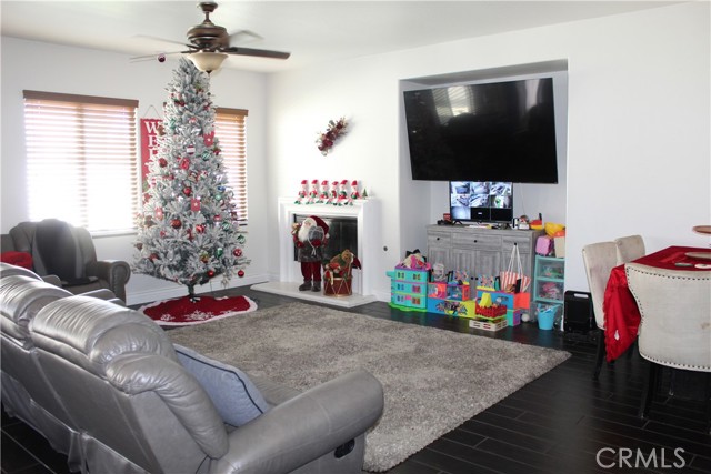 1382 Sunset, Perris CA: https://media.crmls.org/medias/6eb9c22a-5bbc-447b-a520-c349568c5339.jpg