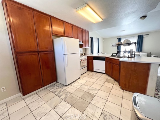 Detail Gallery Image 4 of 11 For 2993 Birmingham Ct, Merced,  CA 95340 - 3 Beds | 2 Baths
