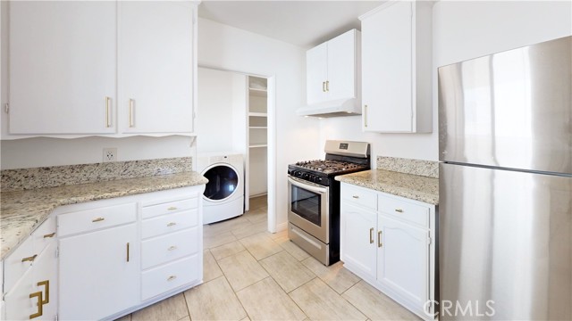 616 Marine Avenue, Manhattan Beach, California 90266, 2 Bedrooms Bedrooms, ,1 BathroomBathrooms,Residential,Sold,Marine,SB24003477