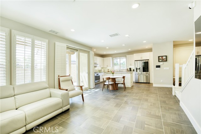 Detail Gallery Image 4 of 32 For 99 Fuchsia, Lake Forest,  CA 92630 - 4 Beds | 3 Baths