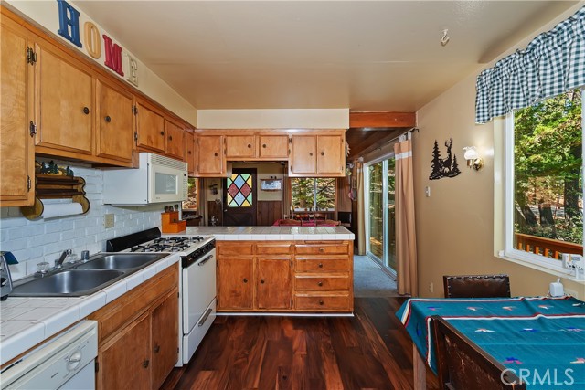Detail Gallery Image 15 of 28 For 830 Villa Grove Ave, Big Bear Lake,  CA 92315 - 2 Beds | 1 Baths