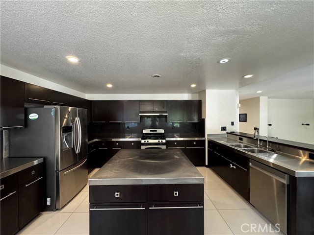 Detail Gallery Image 27 of 75 For 10 Ivy Lane, Irvine,  CA 92602 - 4 Beds | 2/1 Baths