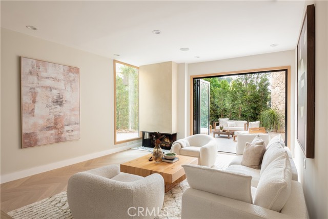 Detail Gallery Image 6 of 34 For 3977 Oeste Ave, Studio City,  CA 91604 - 3 Beds | 2/1 Baths