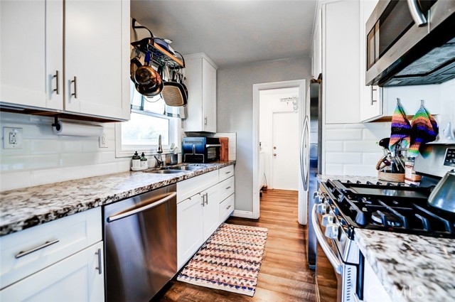 Detail Gallery Image 11 of 26 For 138 Walnut St, Costa Mesa,  CA 92627 - 2 Beds | 2 Baths