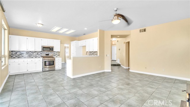 Detail Gallery Image 16 of 53 For 13257 Antioch Cir, Victorville,  CA 92392 - 4 Beds | 2/1 Baths