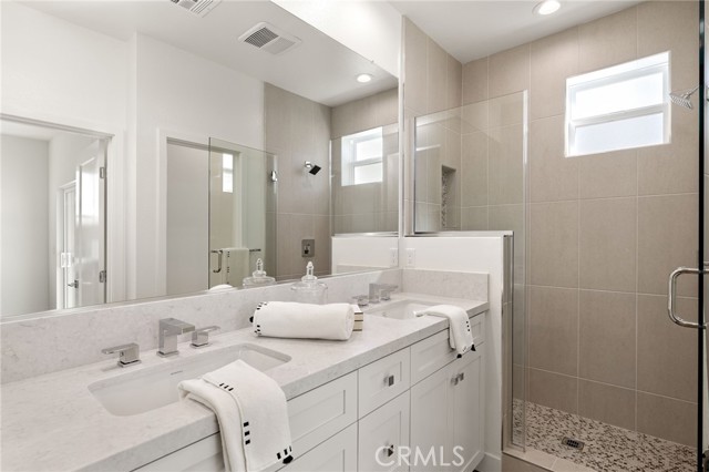 Detail Gallery Image 10 of 17 For 1758 Manuel Ave, Torrance,  CA 90501 - 2 Beds | 2/1 Baths