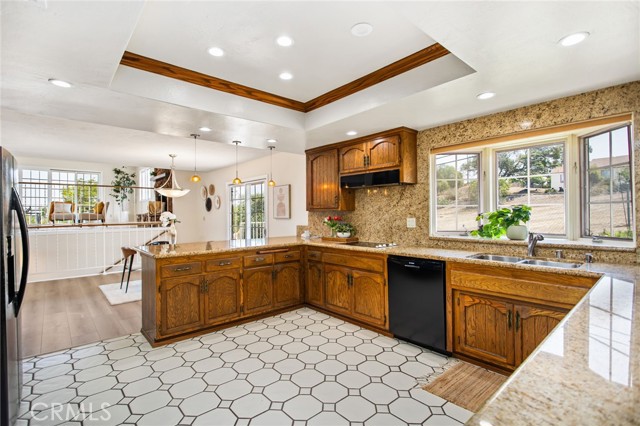 Detail Gallery Image 10 of 49 For 1238 Barbara Dr, Vista,  CA 92084 - 4 Beds | 2 Baths